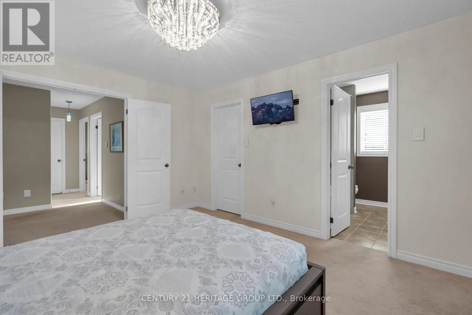 45 WHITFIELD CRESCENT