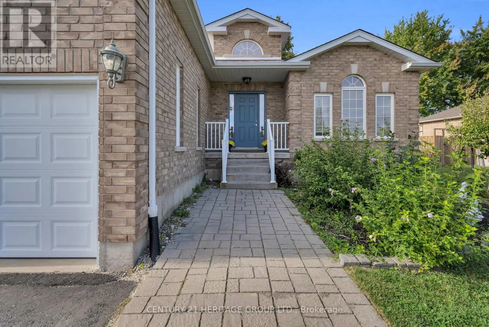 45 WHITFIELD CRESCENT
