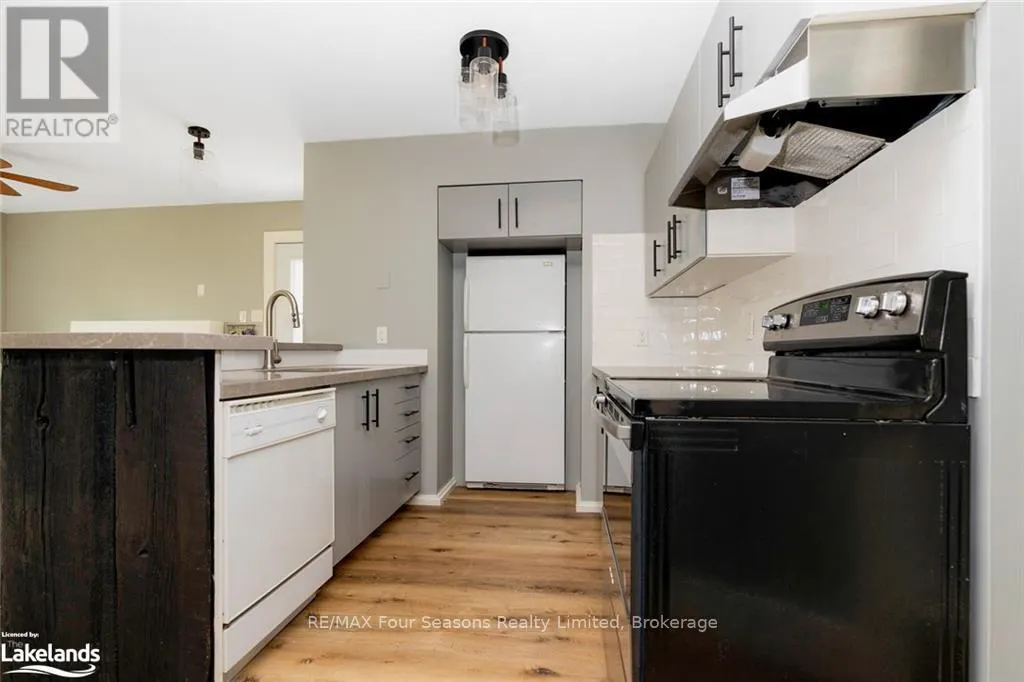 73 - 21 DAWSON DRIVE #73