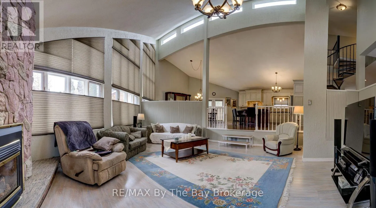 32 BRIDLEWOOD CRESCENT