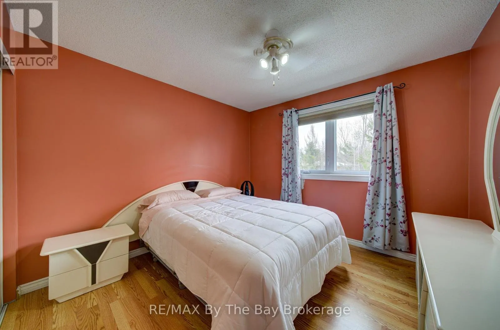 32 BRIDLEWOOD CRESCENT
