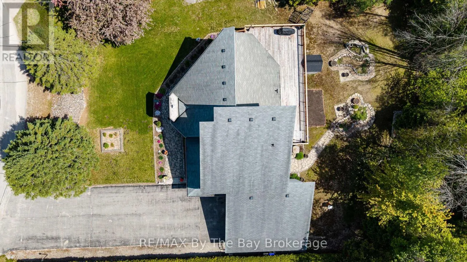 32 BRIDLEWOOD CRESCENT