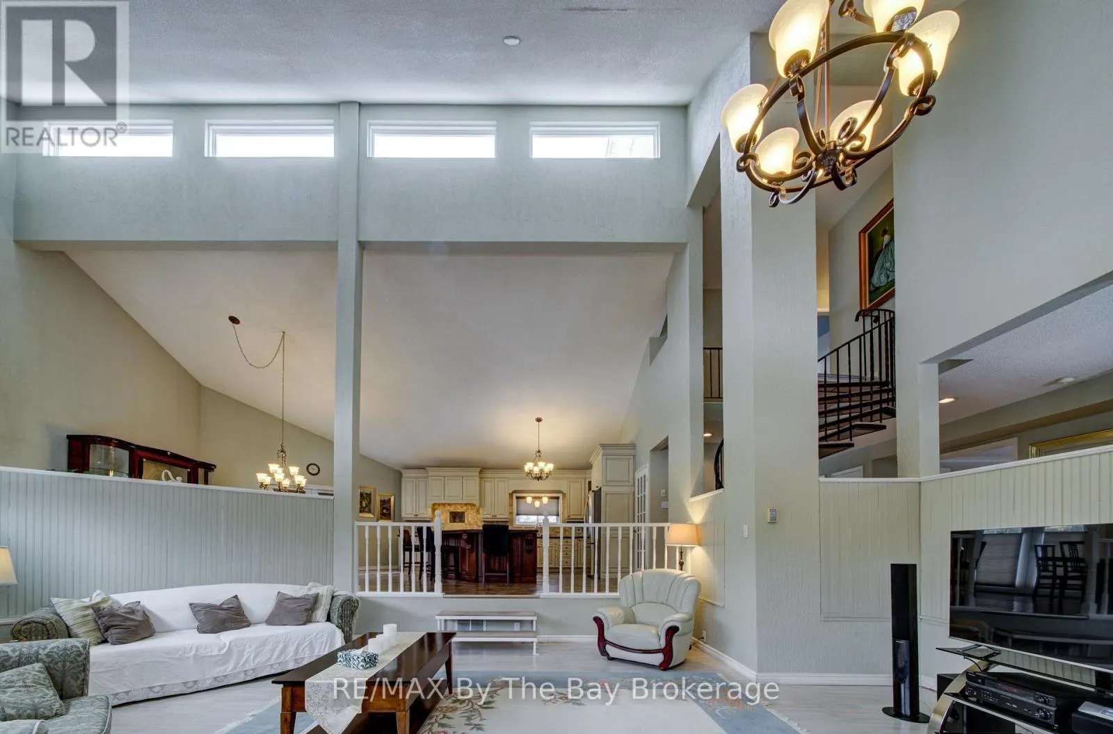 32 BRIDLEWOOD CRESCENT