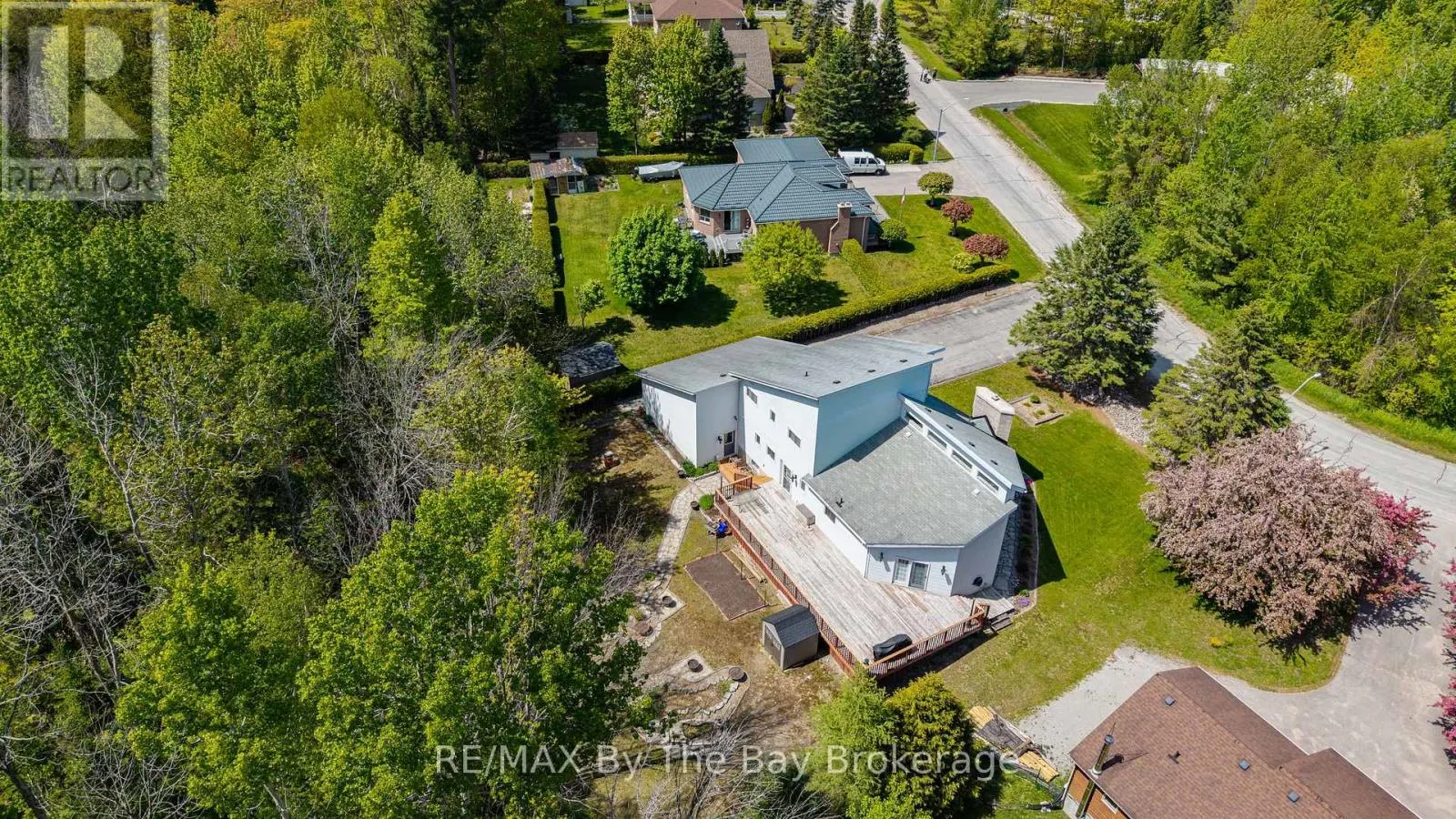32 BRIDLEWOOD CRESCENT