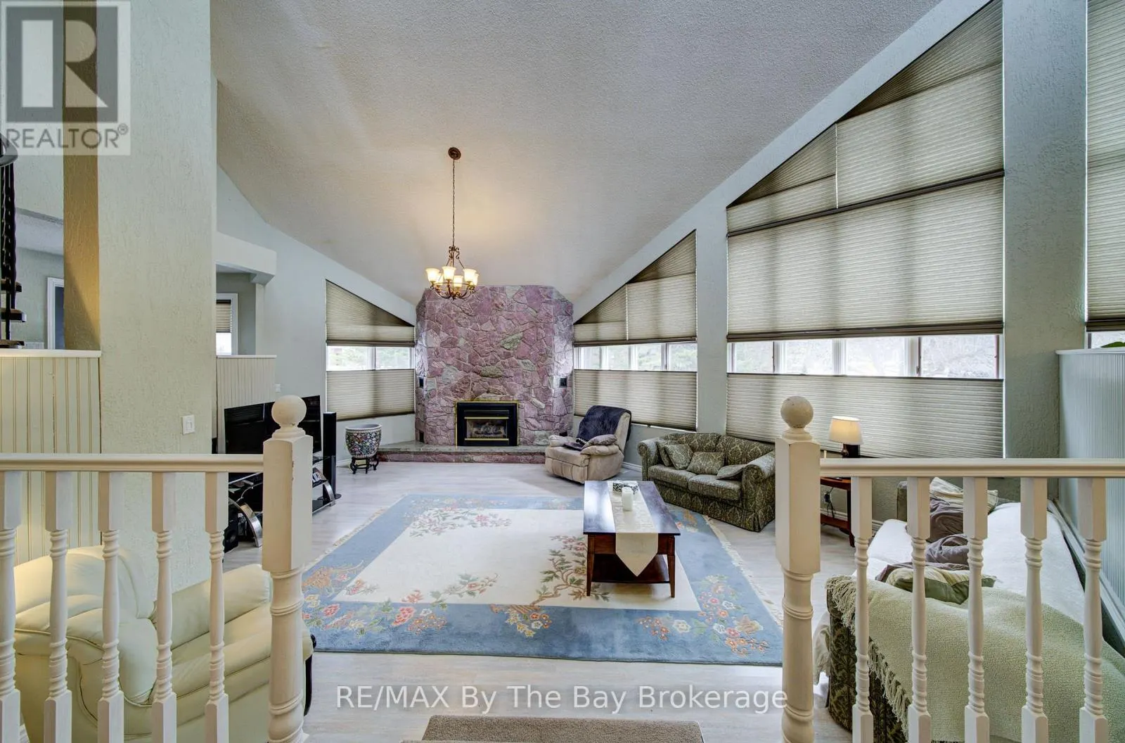 32 BRIDLEWOOD CRESCENT