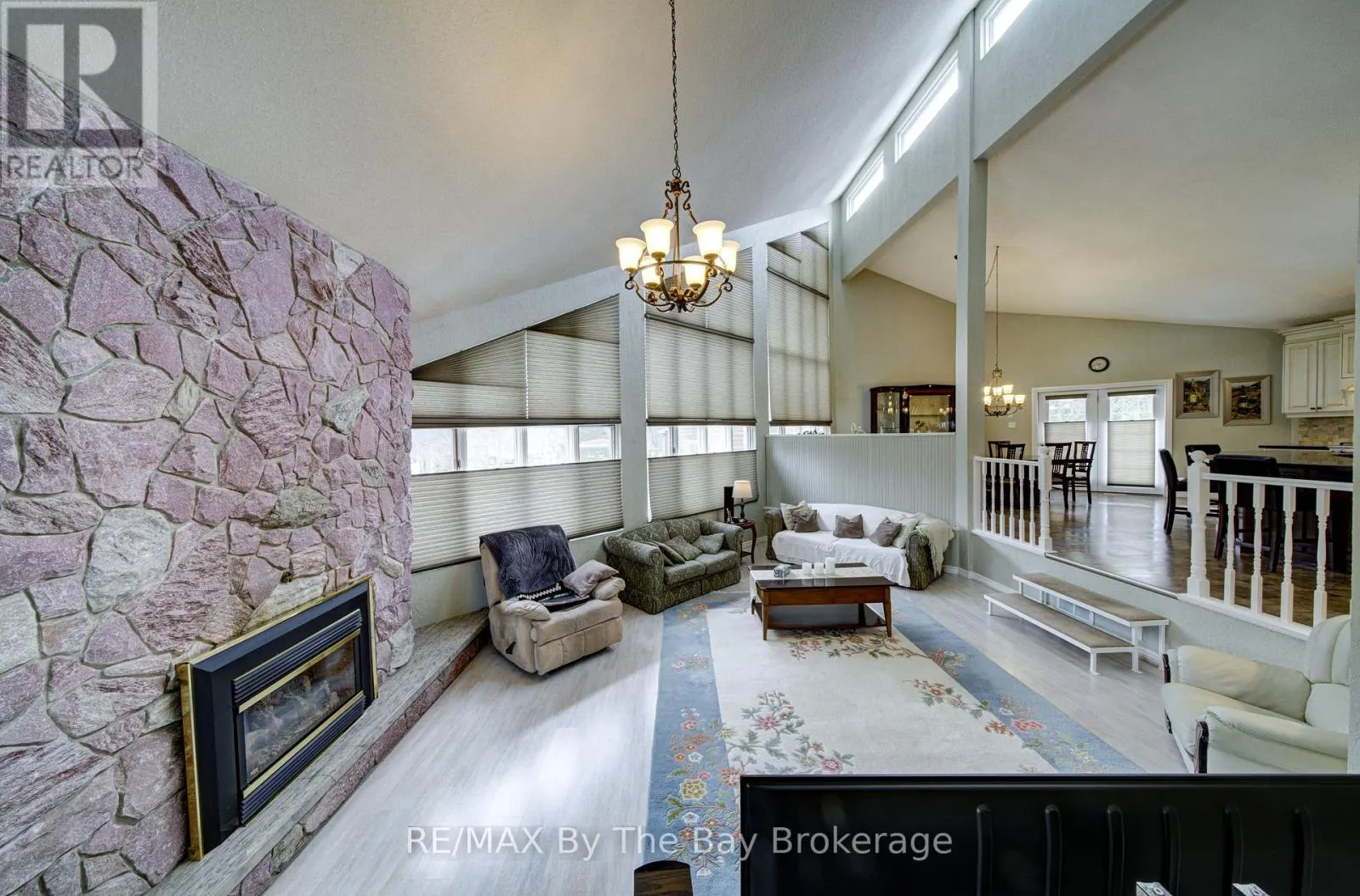 32 BRIDLEWOOD CRESCENT