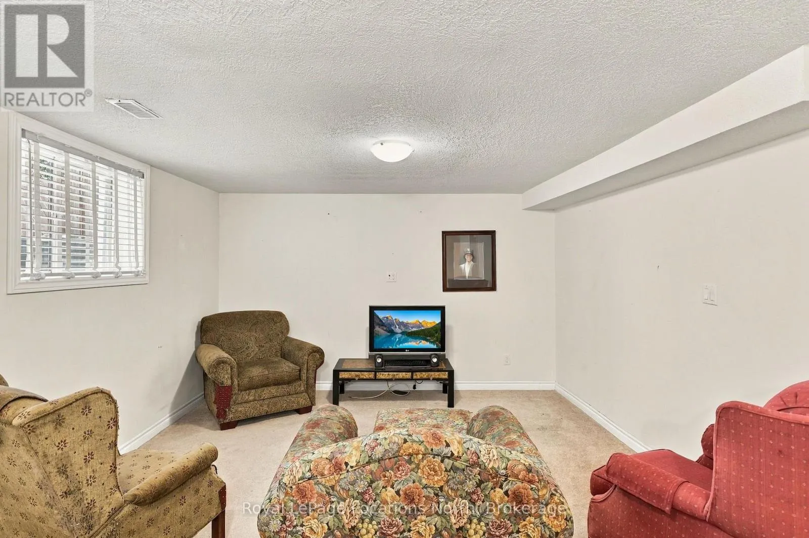 15 KAYLA CRESCENT