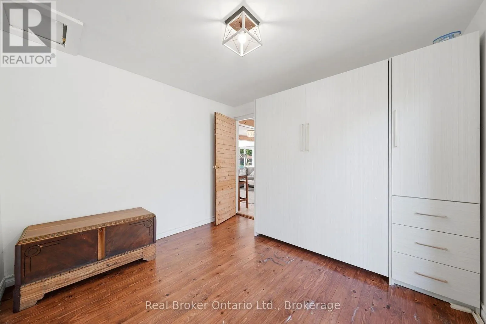 7 OLIVER DRIVE