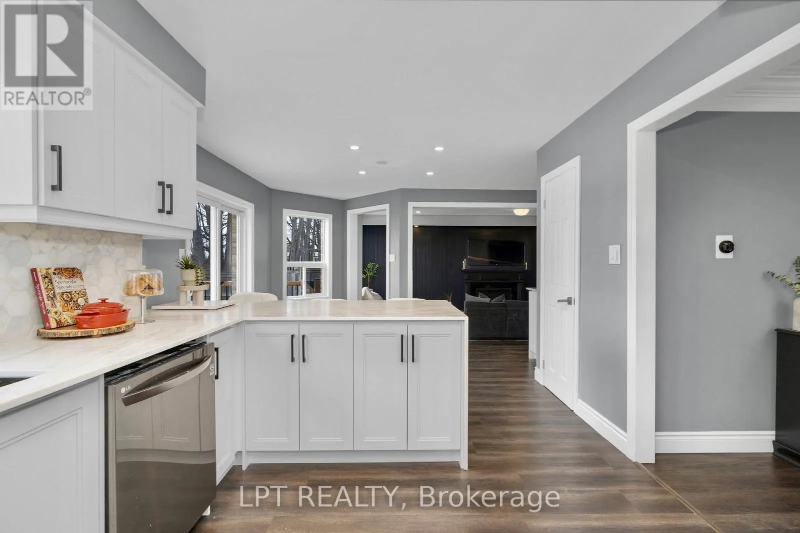 47 NORTHVIEW CRESCENT