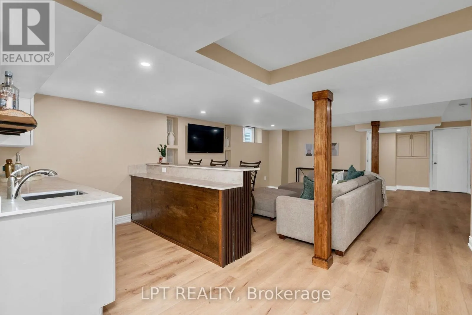 47 NORTHVIEW CRESCENT