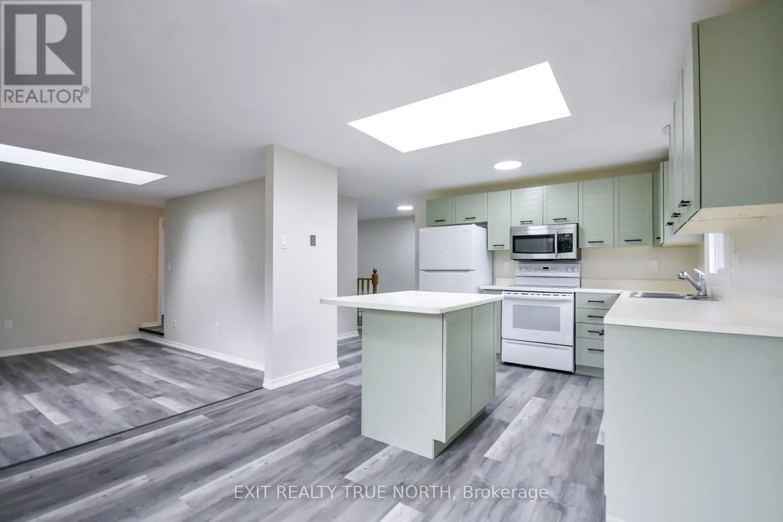 426 SUNNIDALE ROAD