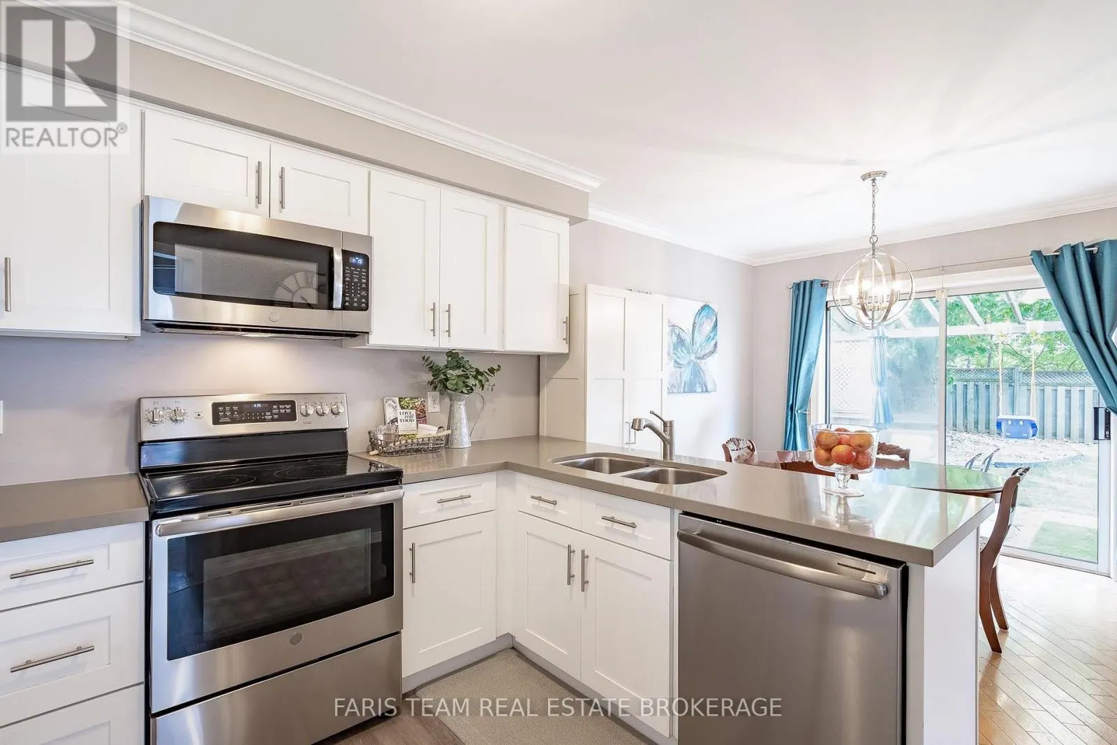 36 RED OAK DRIVE