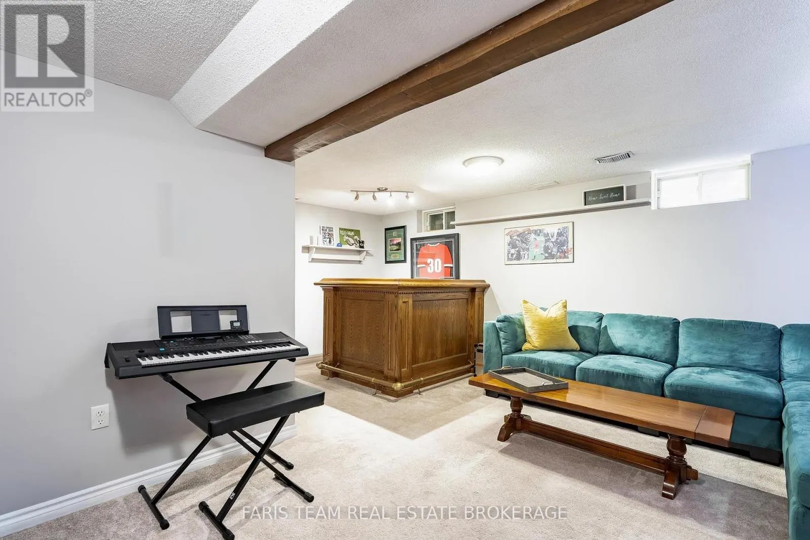 36 RED OAK DRIVE