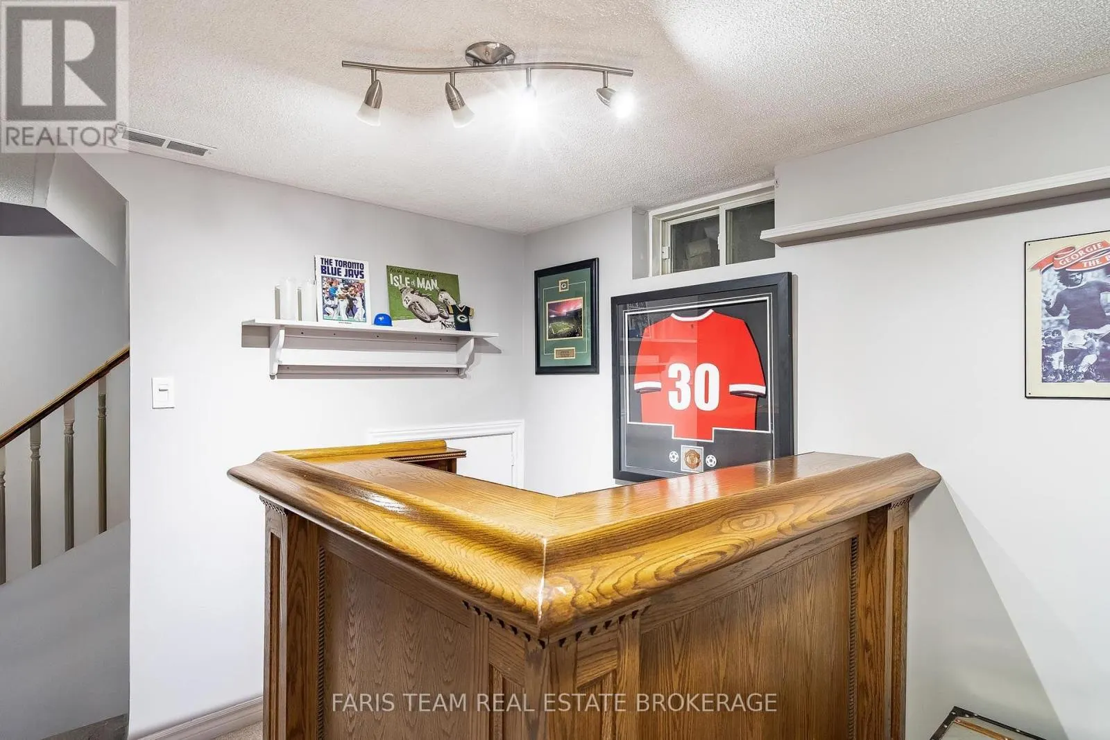 36 RED OAK DRIVE