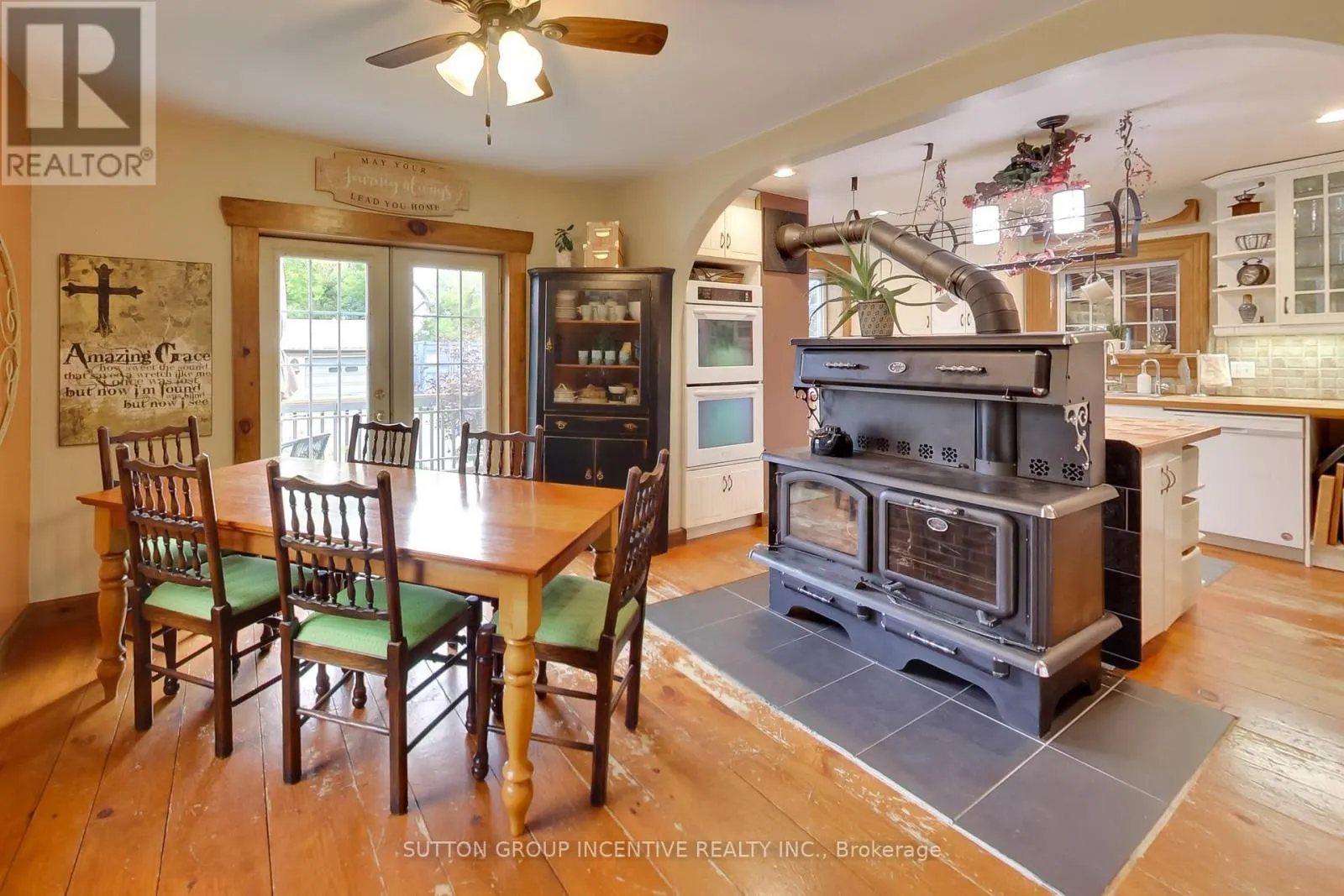 1724 PENETANGUISHENE ROAD