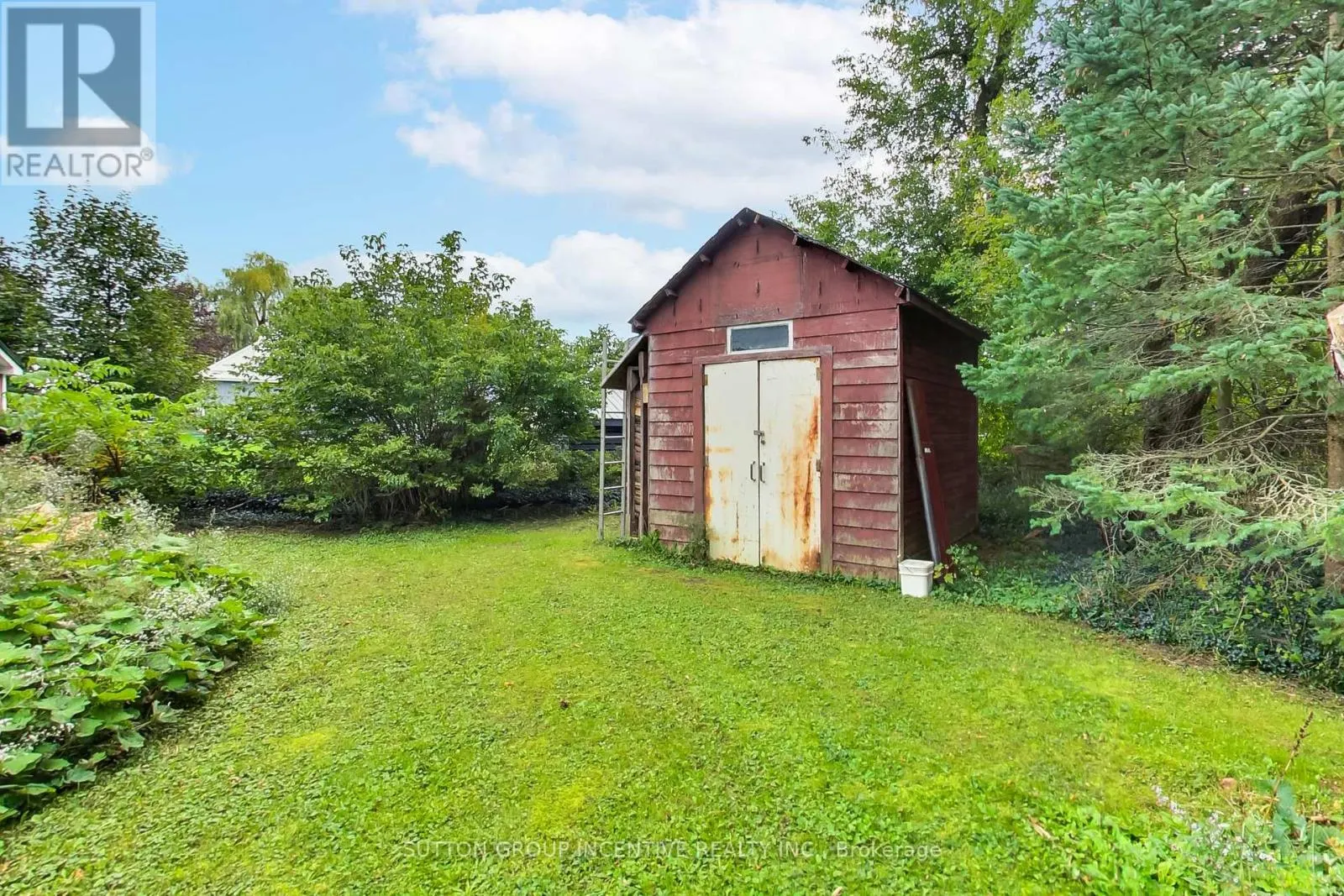 1724 PENETANGUISHENE ROAD