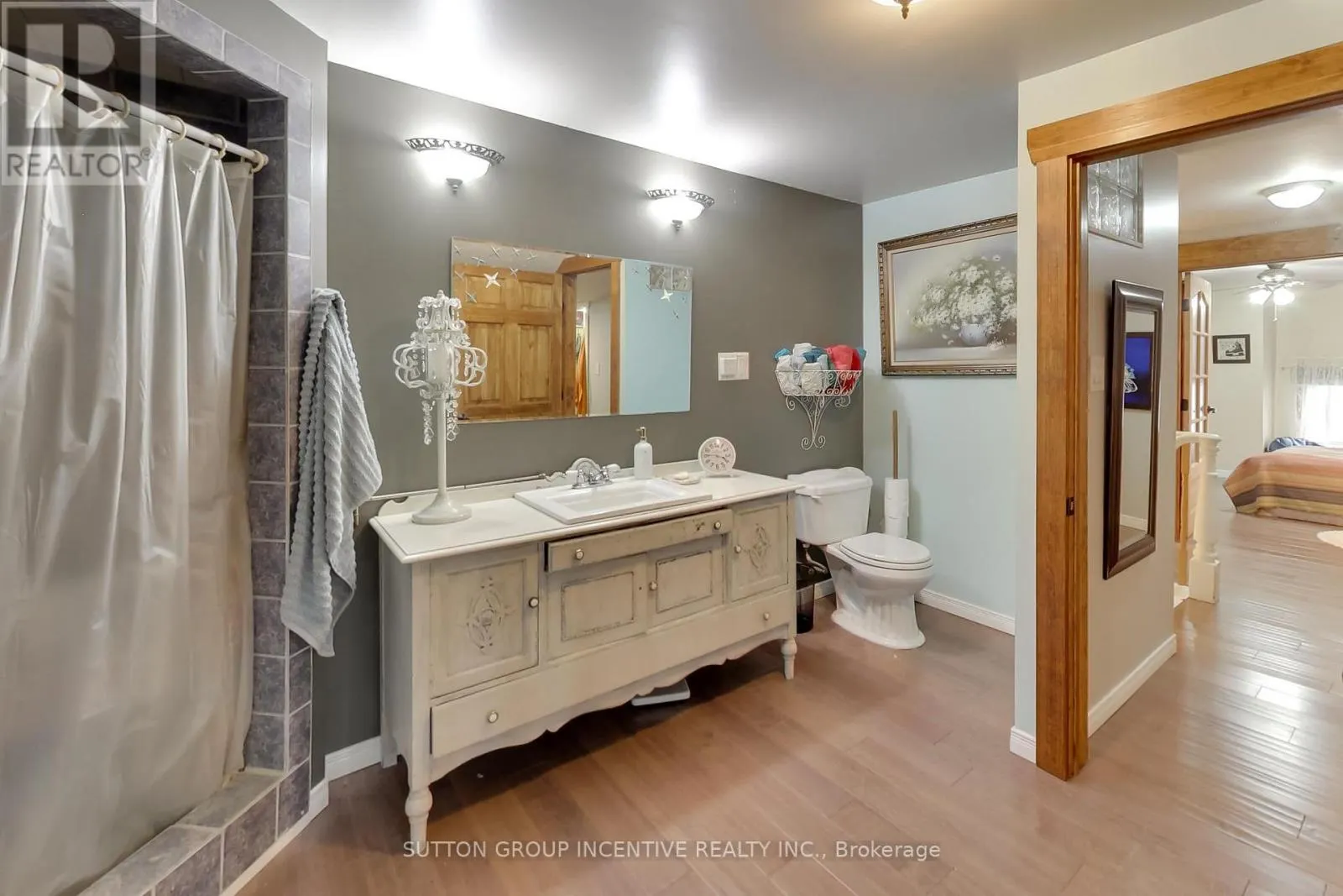 1724 PENETANGUISHENE ROAD