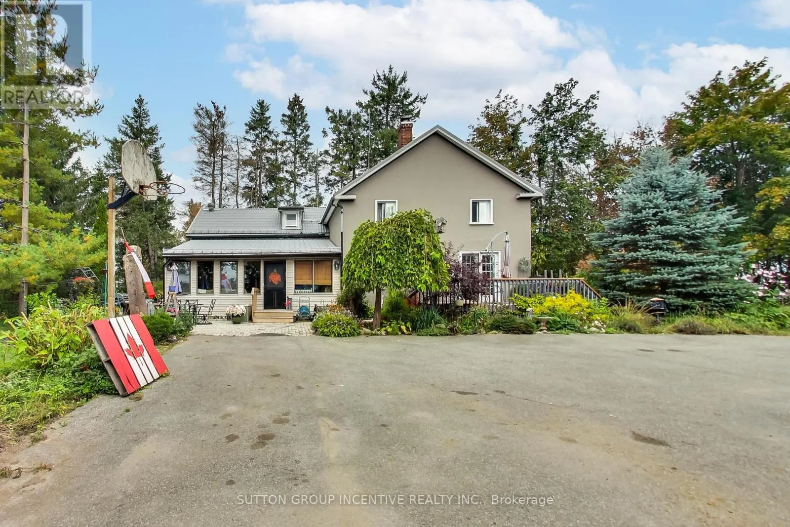 1724 PENETANGUISHENE ROAD