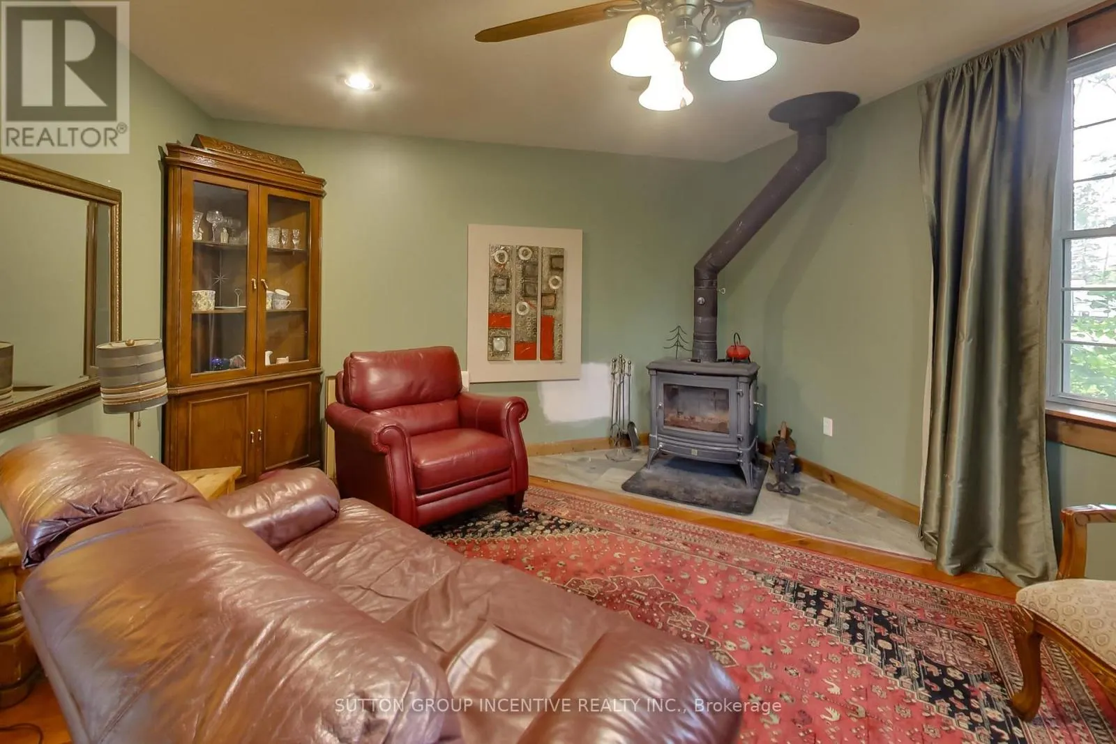 1724 PENETANGUISHENE ROAD