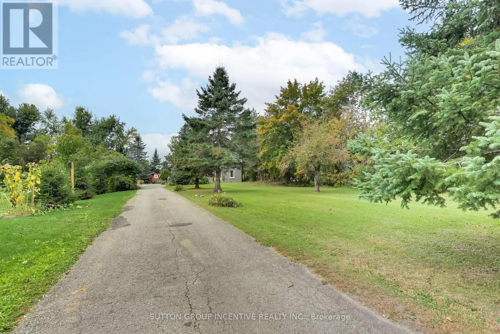 1724 PENETANGUISHENE ROAD