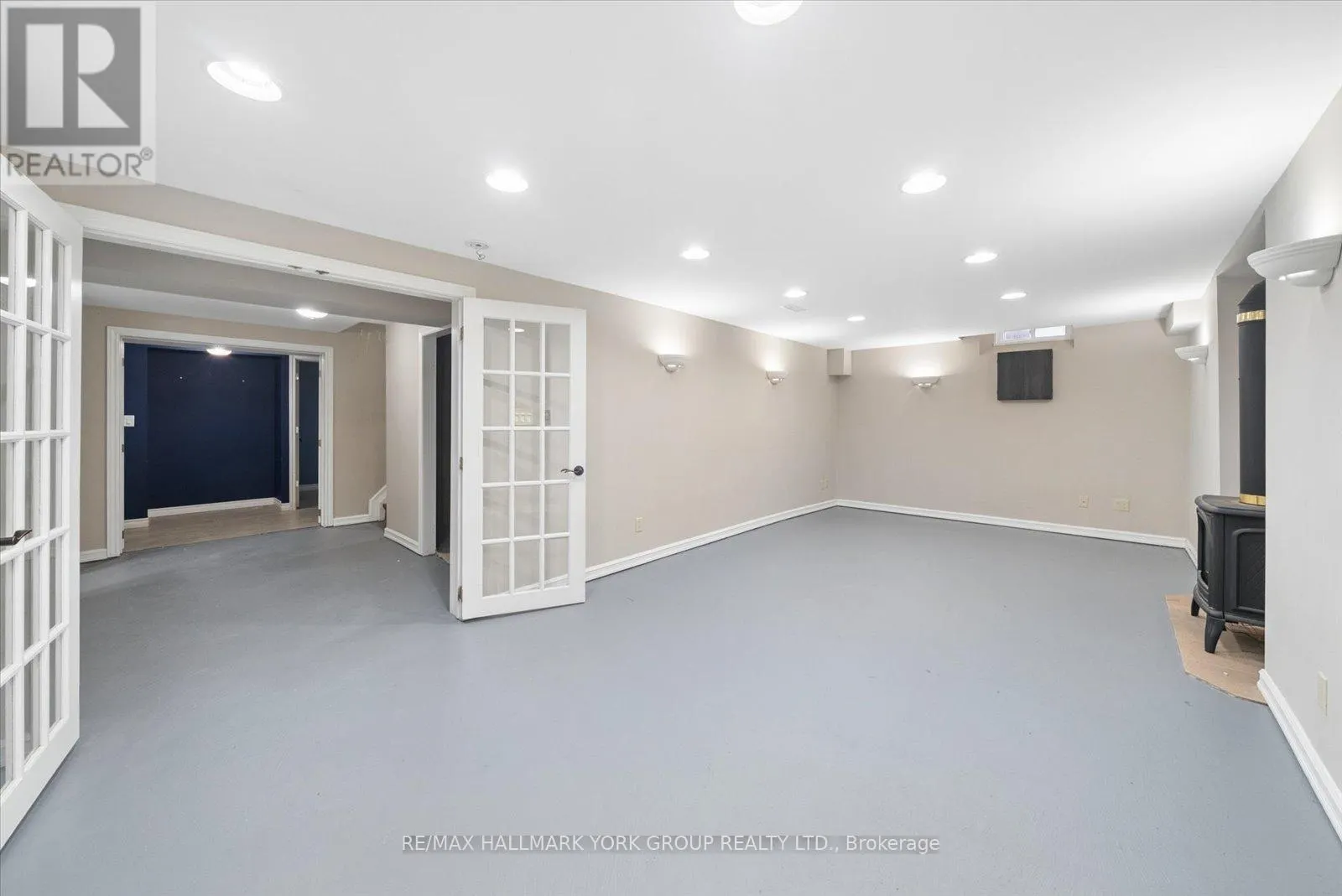 41 LAURENTIAN LANE