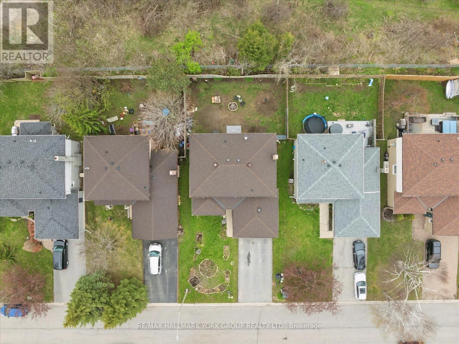 41 LAURENTIAN LANE