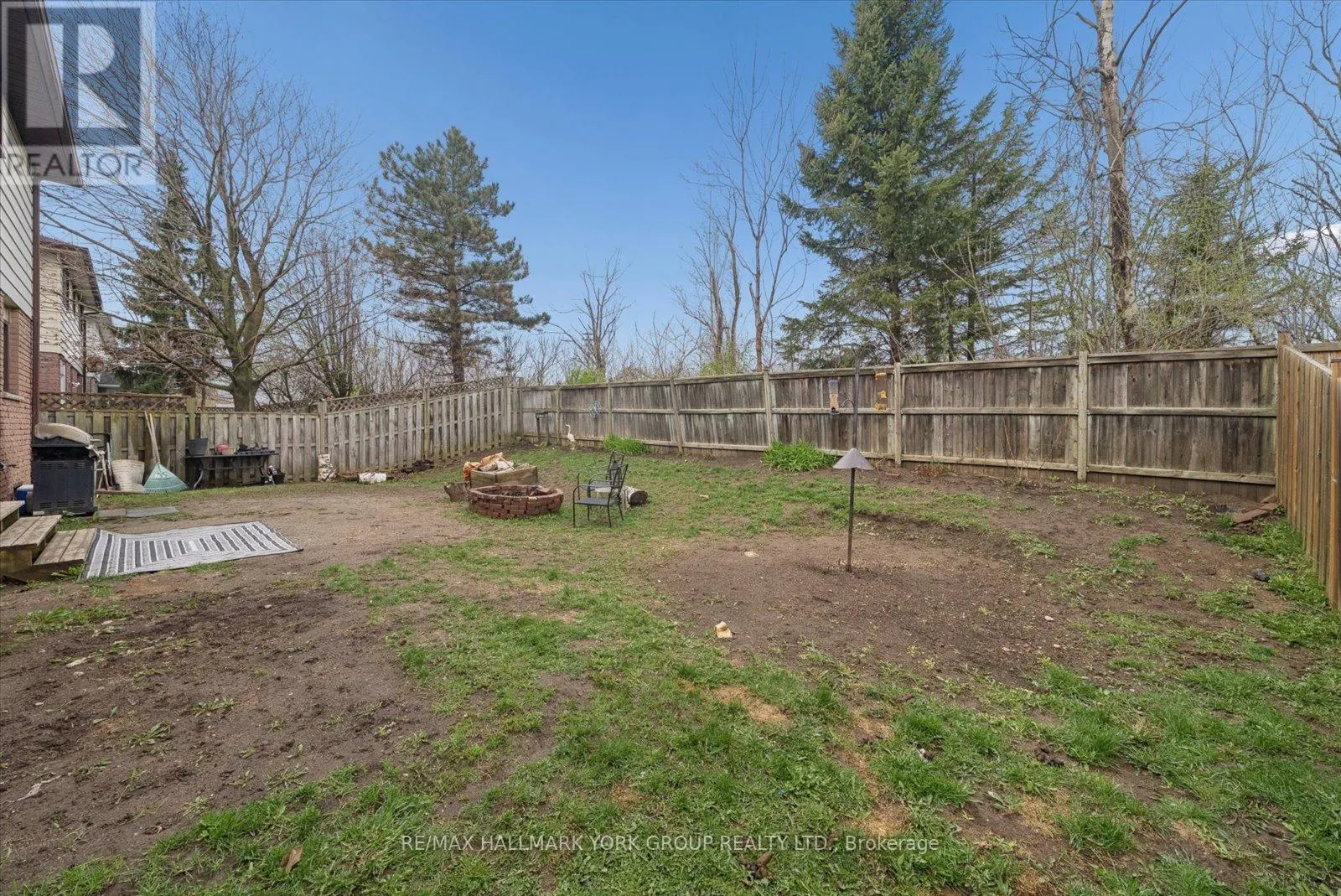 41 LAURENTIAN LANE