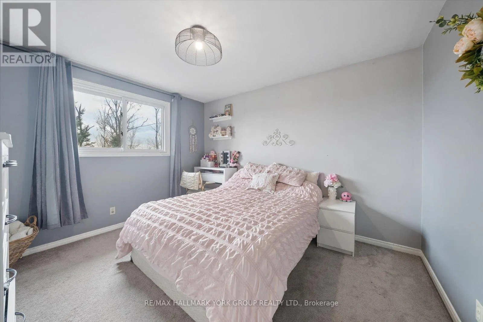 41 LAURENTIAN LANE