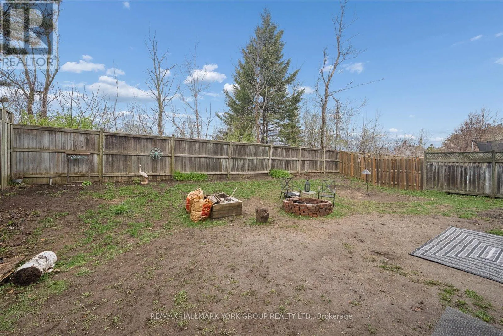 41 LAURENTIAN LANE