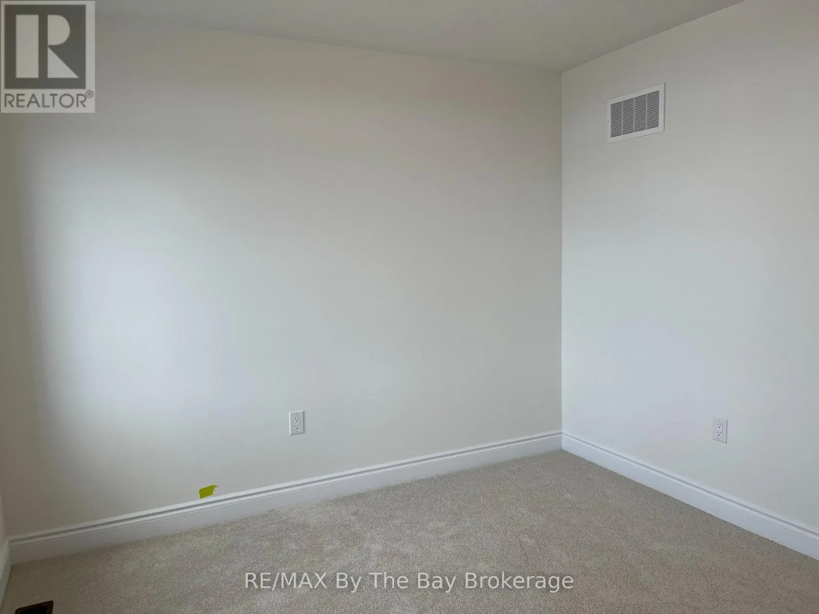 17 CARRIAGE LANE