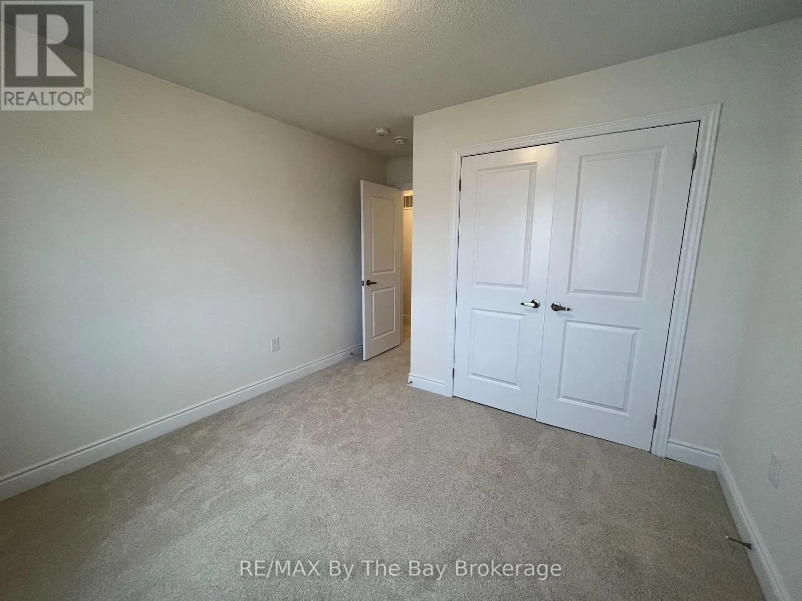 17 CARRIAGE LANE