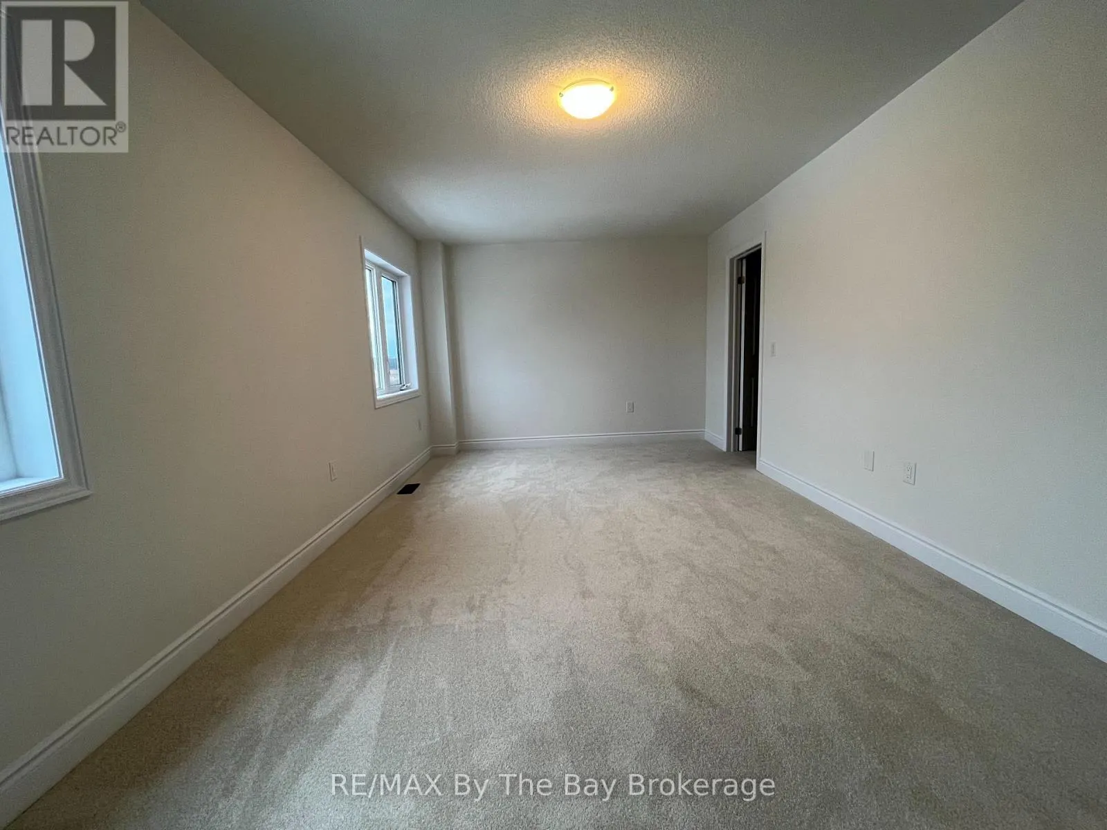 17 CARRIAGE LANE