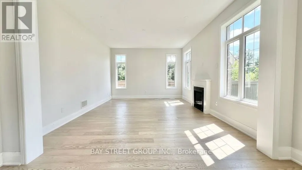 32 MOREAU WAY