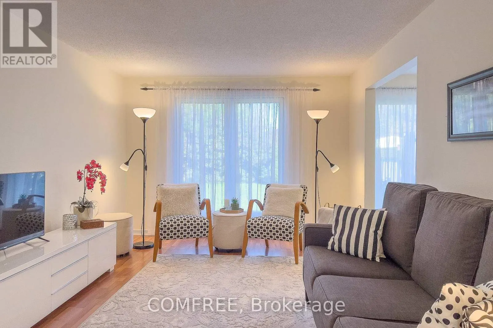 28 BLUEJAY DRIVE