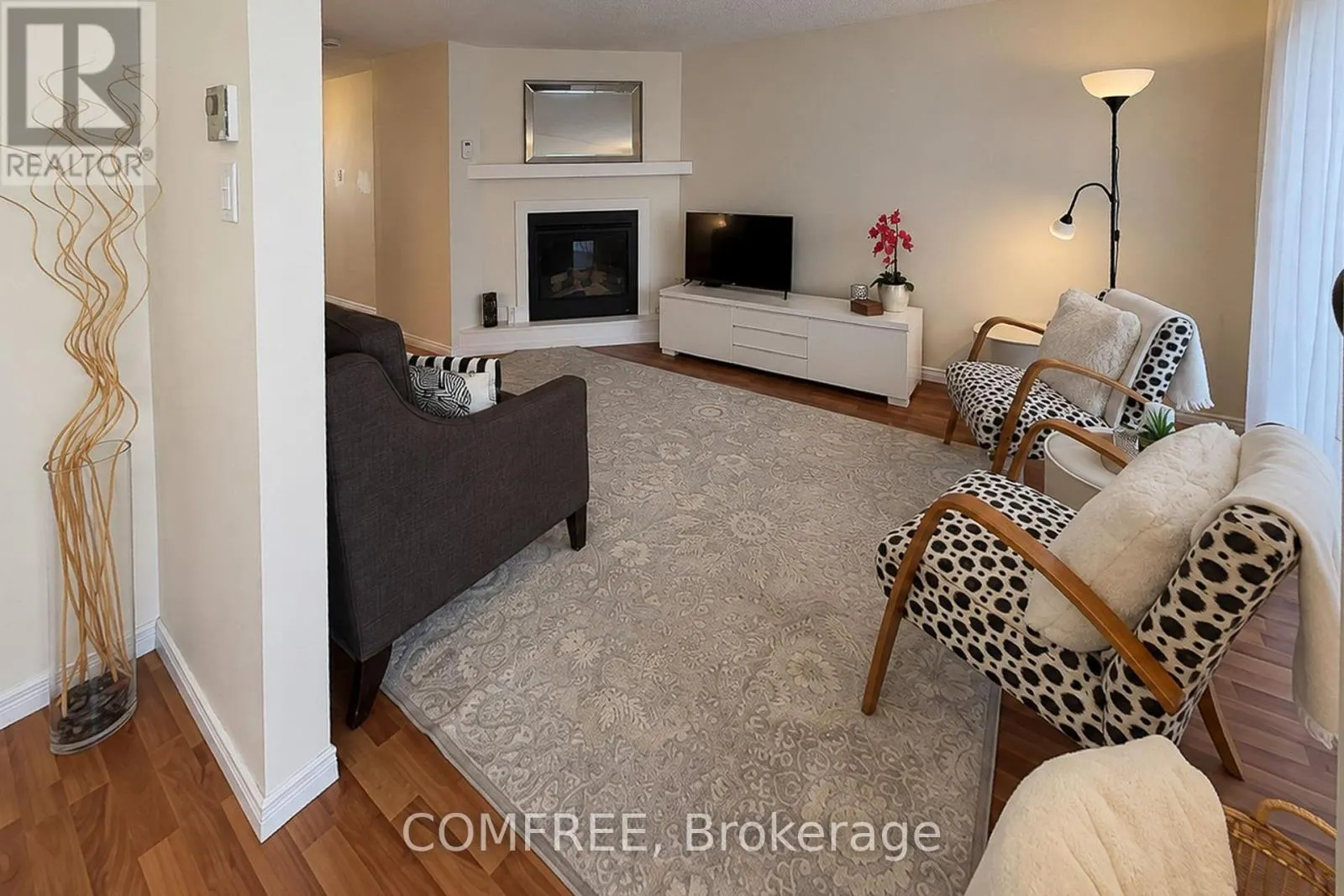 28 BLUEJAY DRIVE
