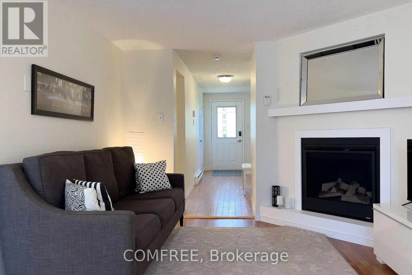 28 BLUEJAY DRIVE