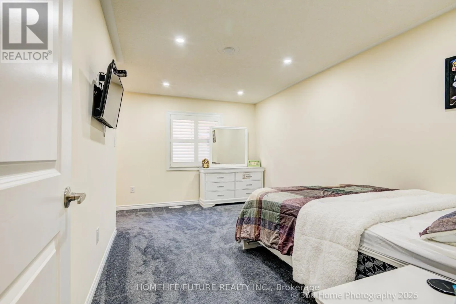 42 SAMUEL CRESCENT
