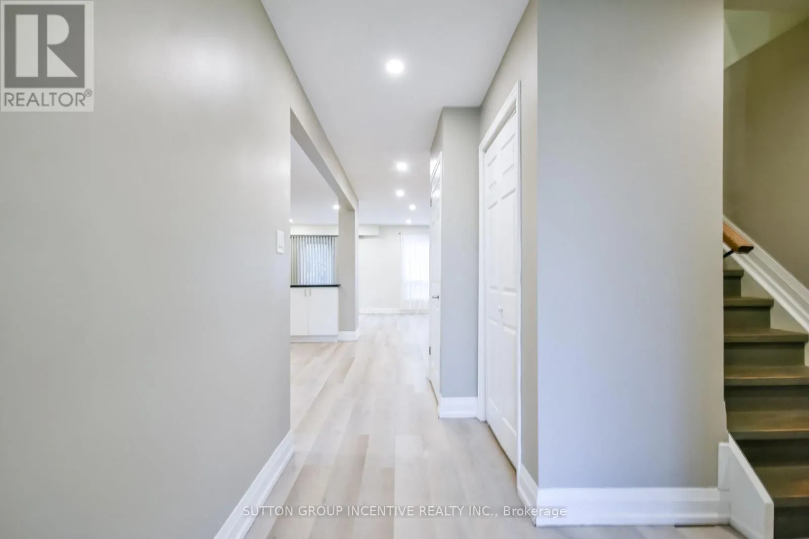 33B CUNDLES ROAD E