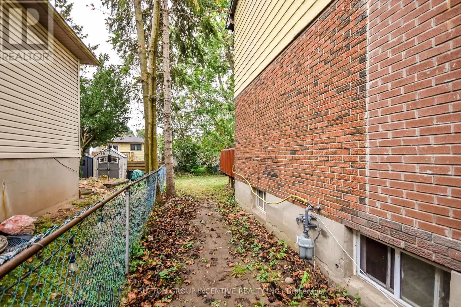 33B CUNDLES ROAD E