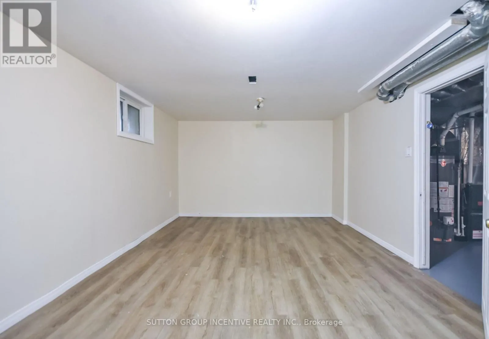 33B CUNDLES ROAD E