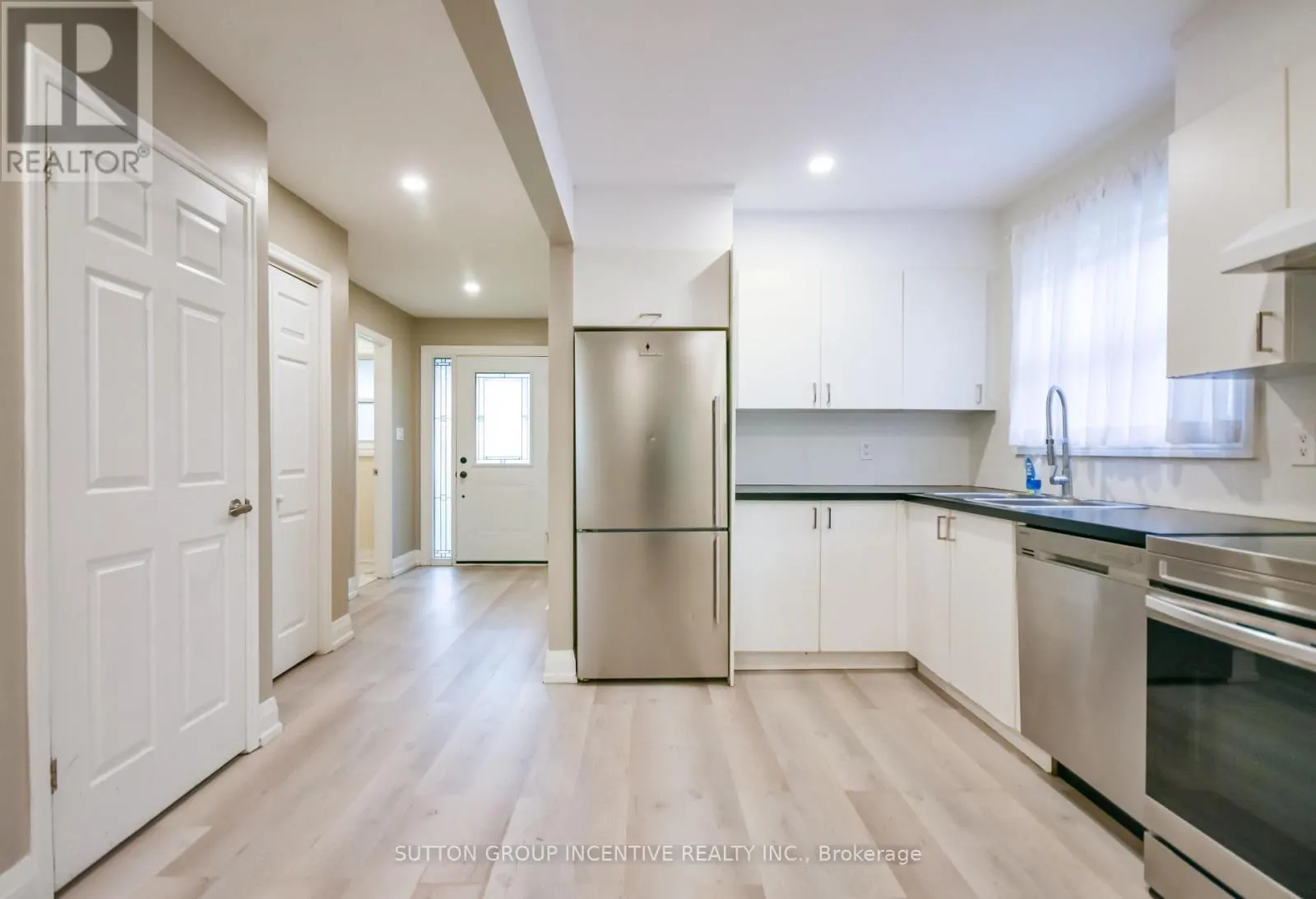 33B CUNDLES ROAD E