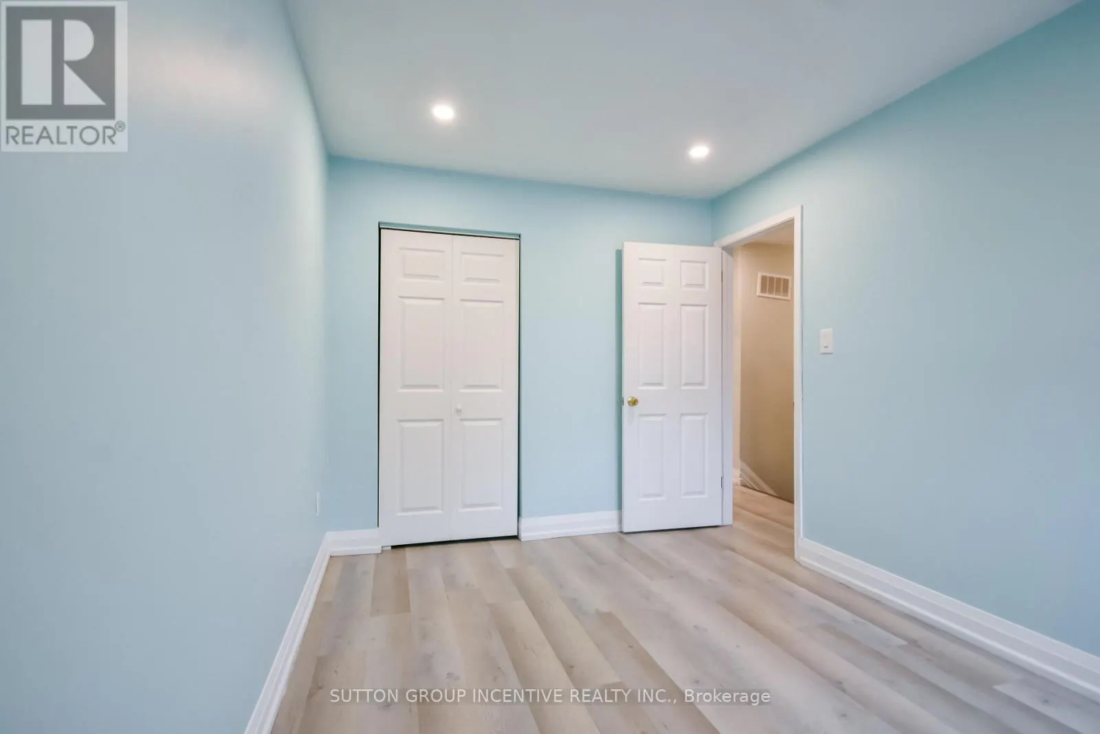 33B CUNDLES ROAD E