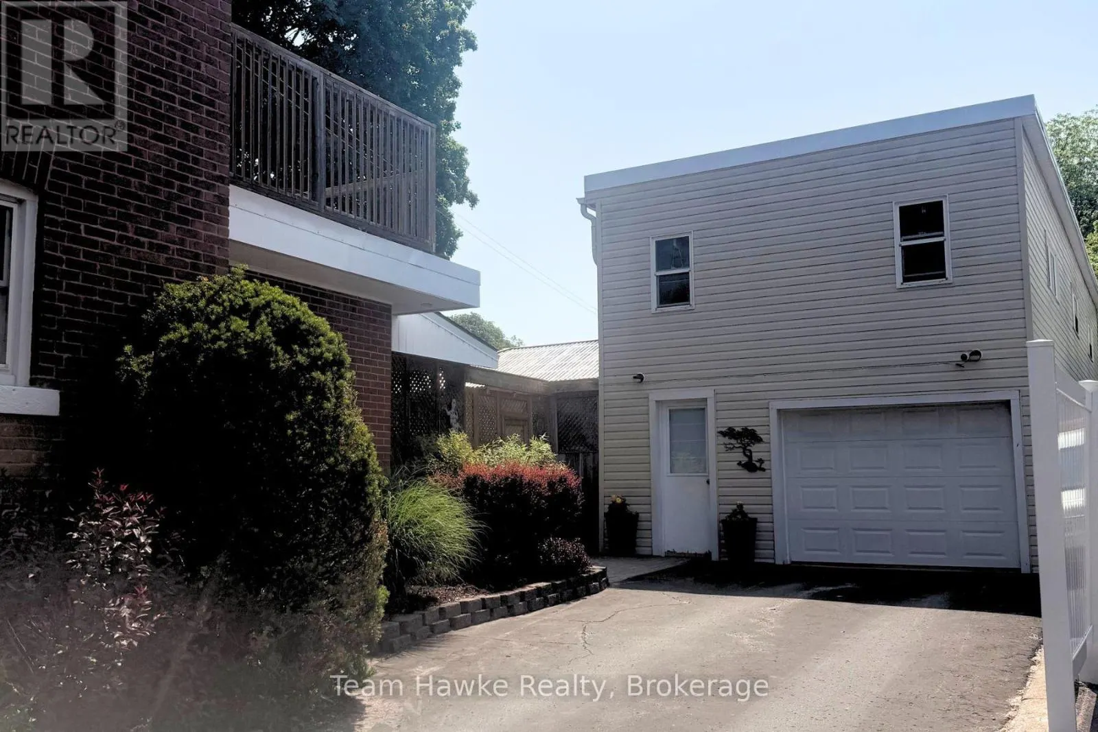 443 ELIZABETH STREET