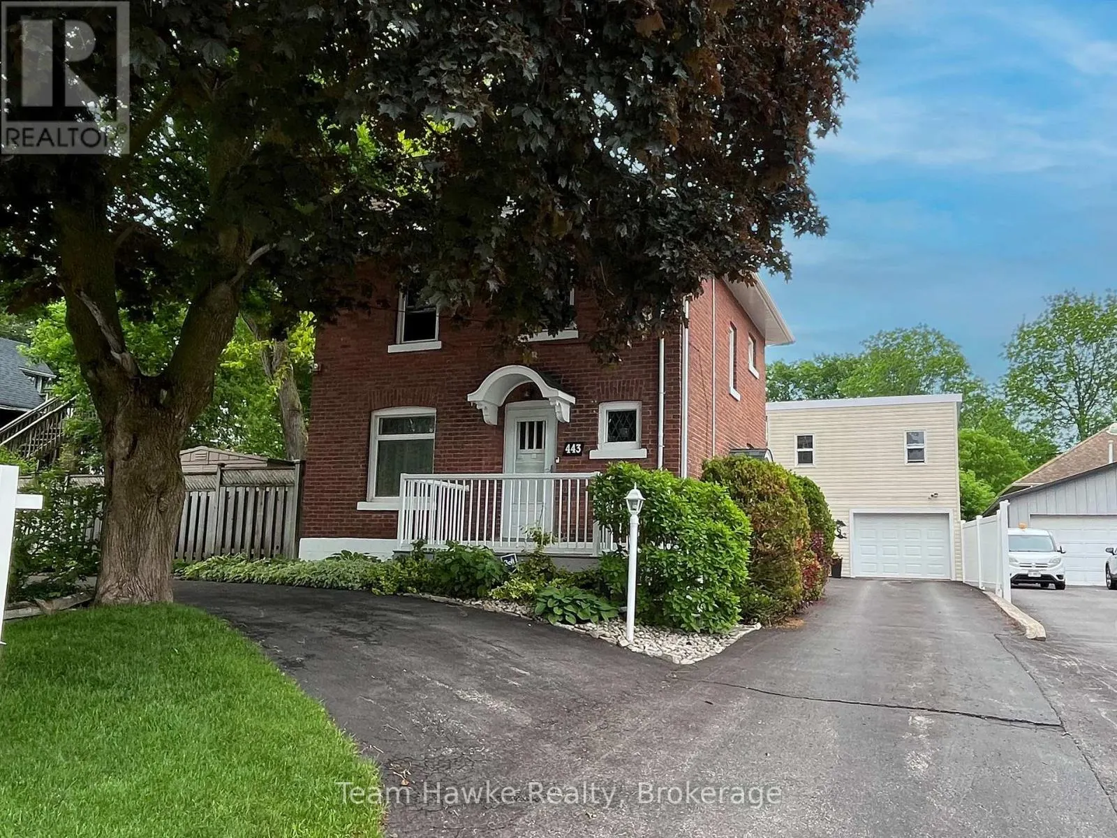 443 ELIZABETH STREET