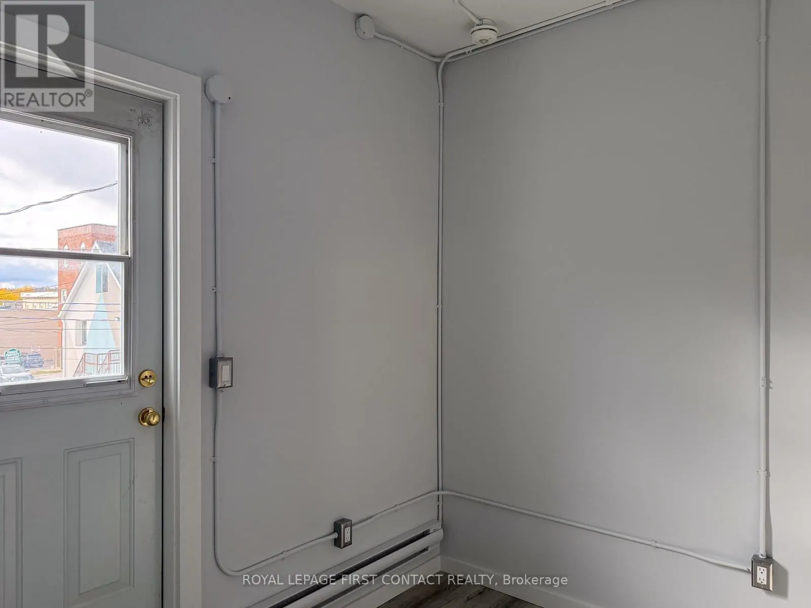 A - 23 PETER STREET S