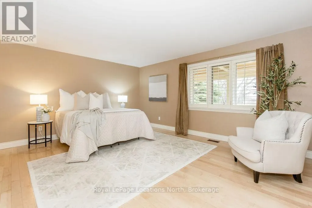 795853 GREY 19 ROAD