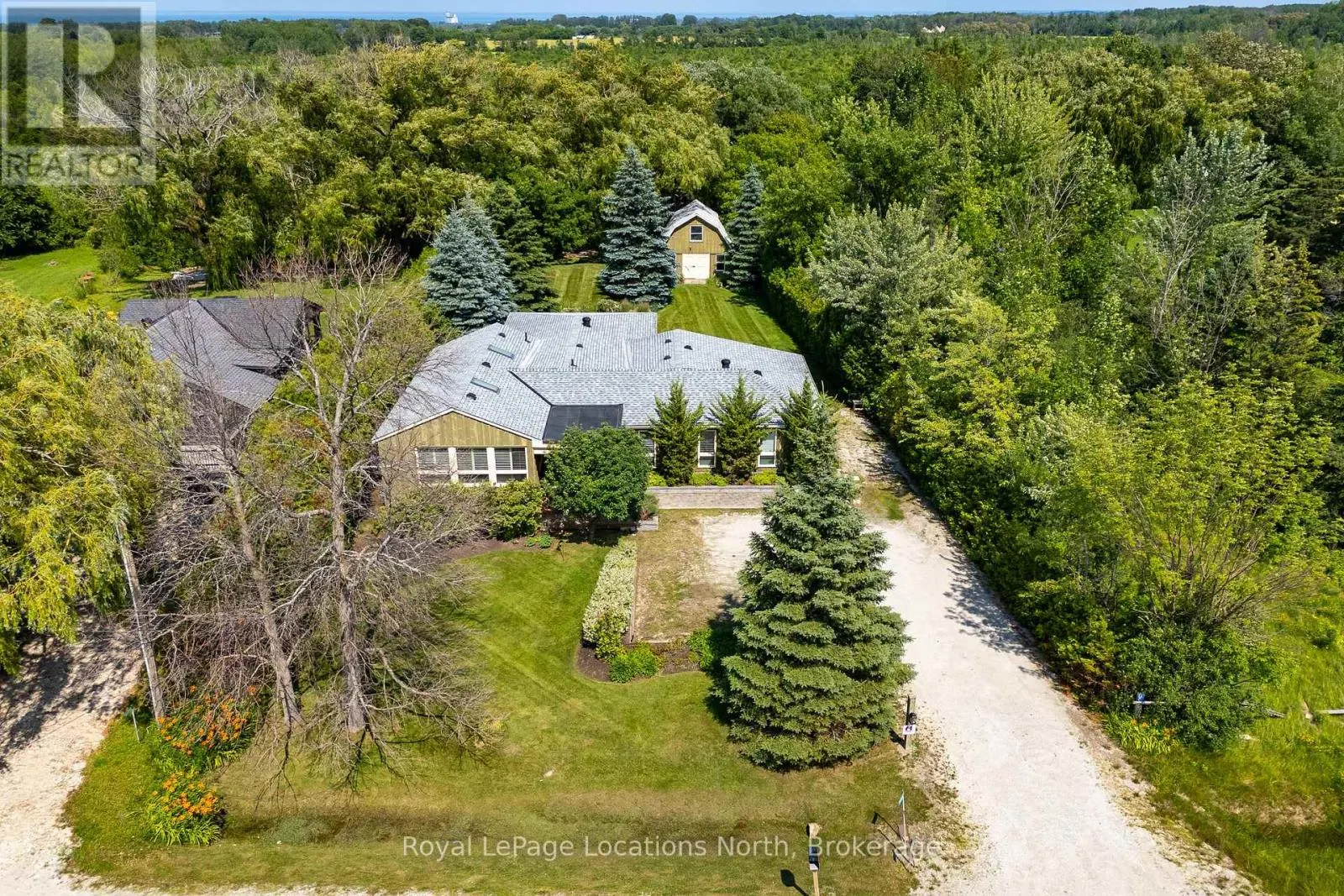 795853 GREY 19 ROAD