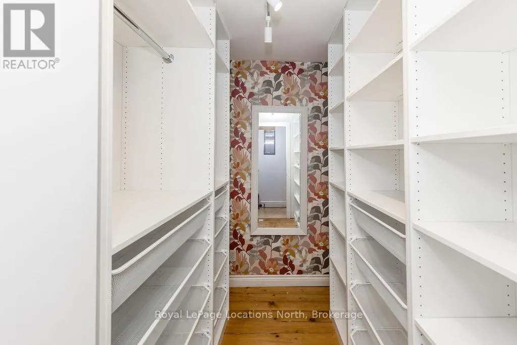 795853 GREY 19 ROAD