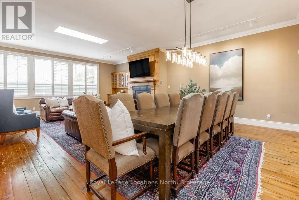 795853 GREY 19 ROAD