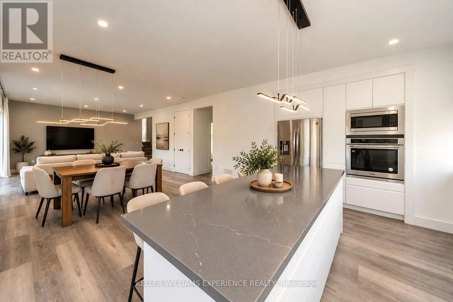 1055 HENRY STREET
